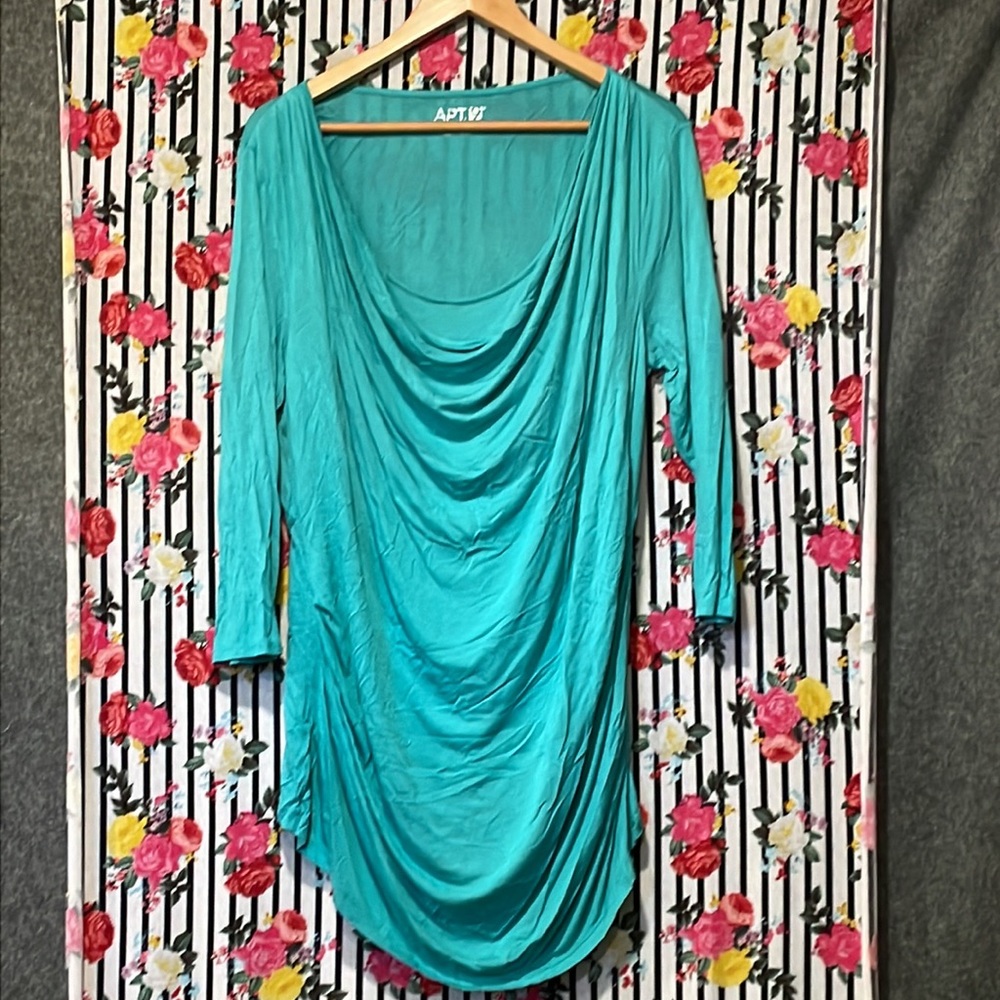 3/ $15 🌸 Aqua scoop neck 3/4 sleeve layered shirt, women XL